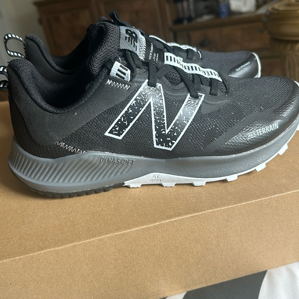 Women running/walking shoes